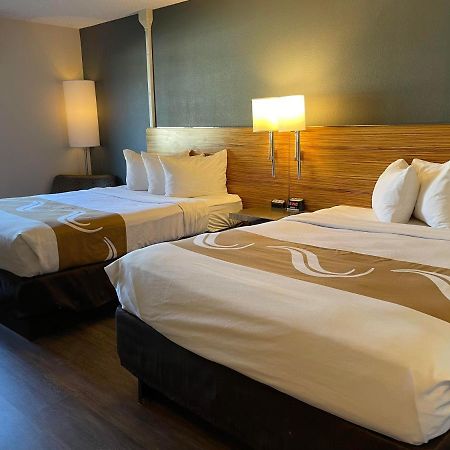 Quality Inn Frontier At Us Hwy 30 Clinton Exteriör bild