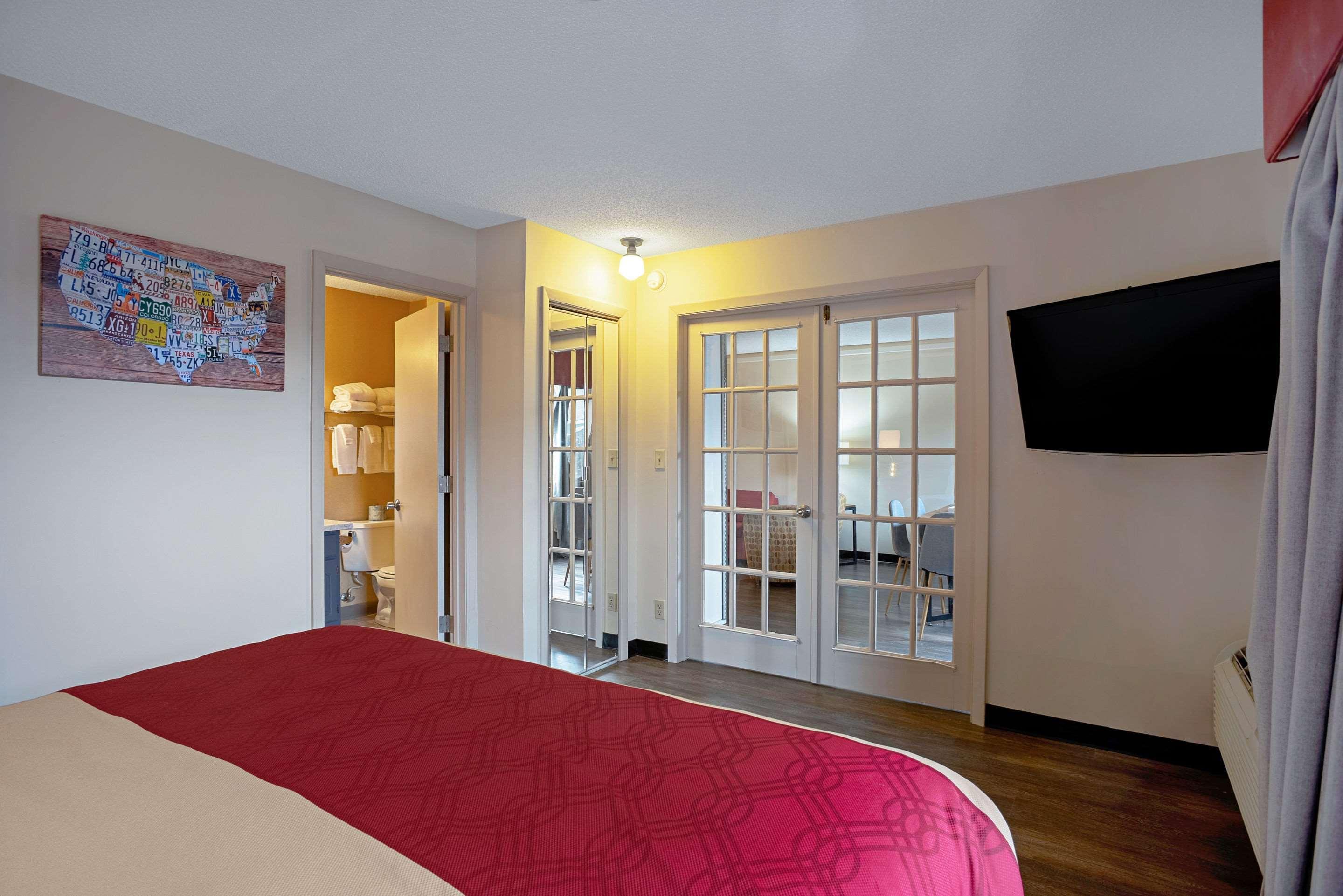 Quality Inn Frontier At Us Hwy 30 Clinton Exteriör bild