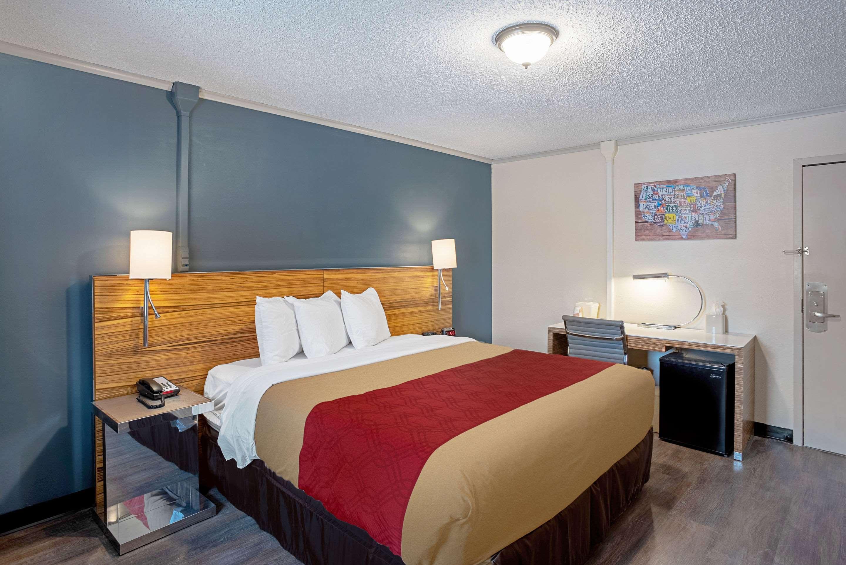 Quality Inn Frontier At Us Hwy 30 Clinton Exteriör bild