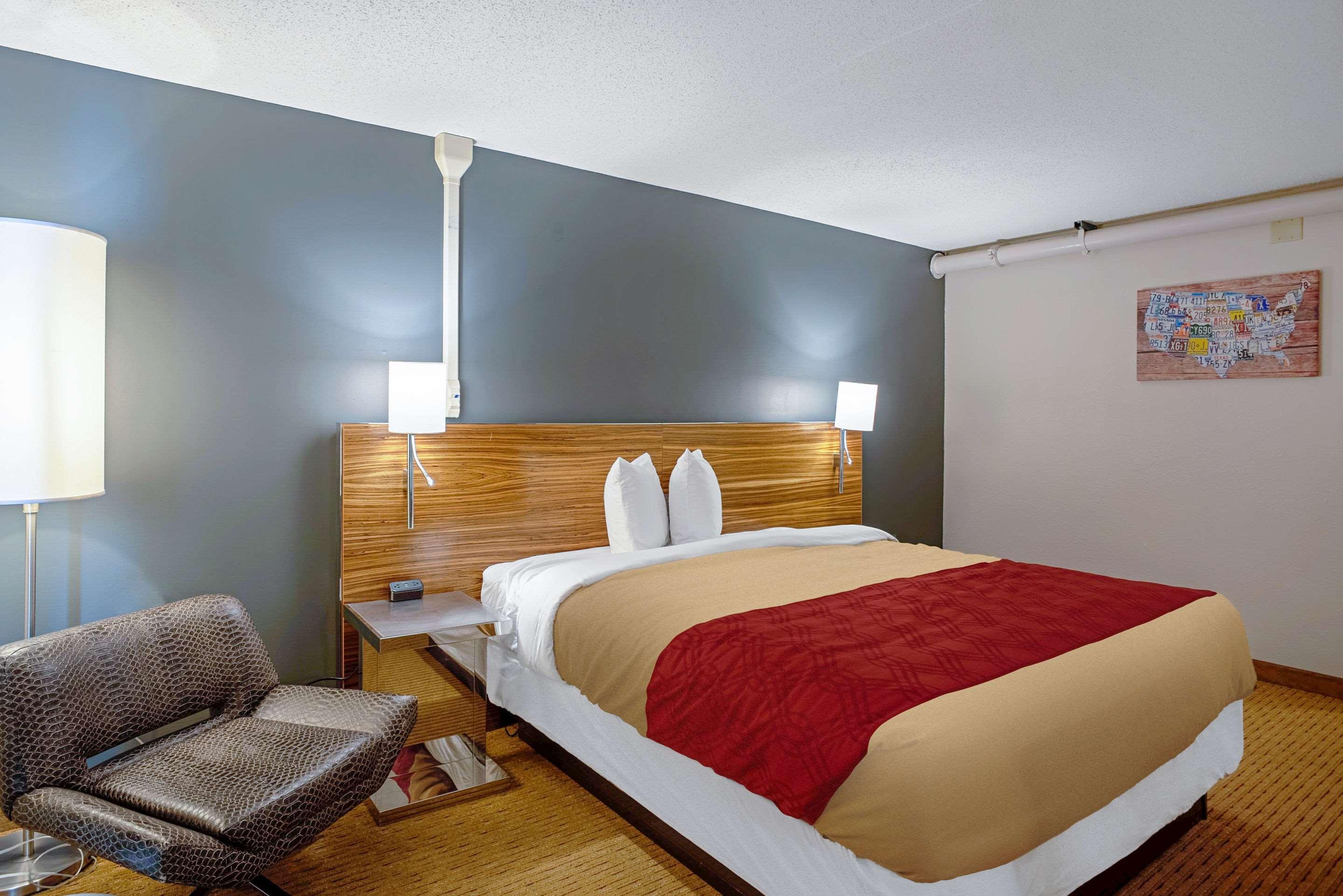 Quality Inn Frontier At Us Hwy 30 Clinton Exteriör bild