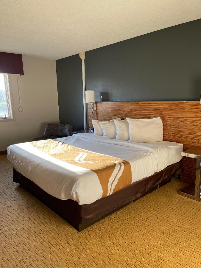 Quality Inn Frontier At Us Hwy 30 Clinton Exteriör bild
