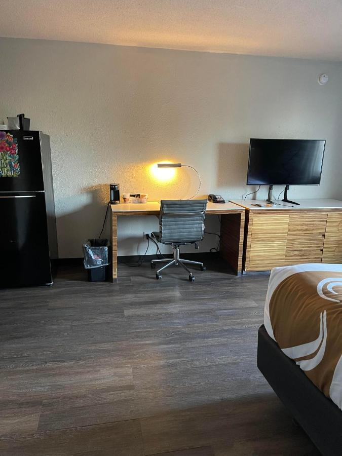 Quality Inn Frontier At Us Hwy 30 Clinton Exteriör bild